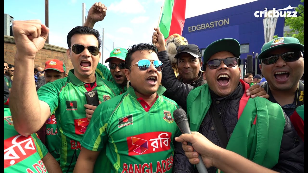 India and Bangladesh fans go mad in Birmingham - YouTube