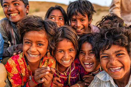 group-of-happy-gypsy-indian-children-desert-village-india-picture-id507276910