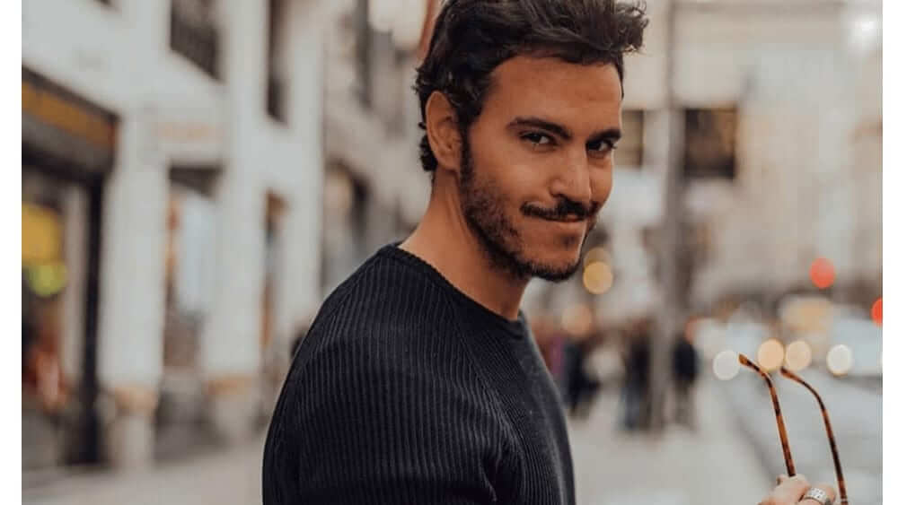 Spanish Men – Meeting, Dating, and More (LOTS of Pics)