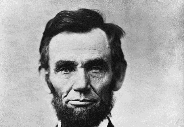 Abraham_Lincoln_head_on_shoulders_photo_portrait.jpg