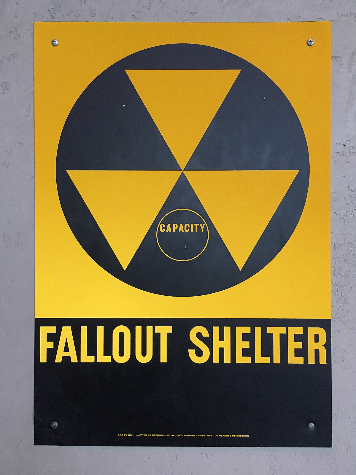 1200px-United_States_of_America_Fallout_shelter_sign.jpg