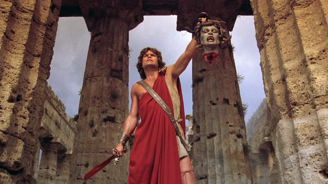 perseus-in-temple.png